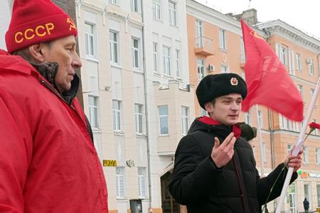 Коммунисты города Иваново отметили 145-летие Иосифа Виссарионовича Сталина