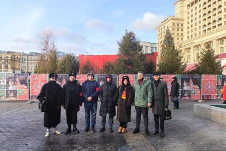 Комсомольцы Московского областного отделения ЛКСМ РФ приняли участие в возложении цветов к Могиле Неизвестного Солдата на Красной площади