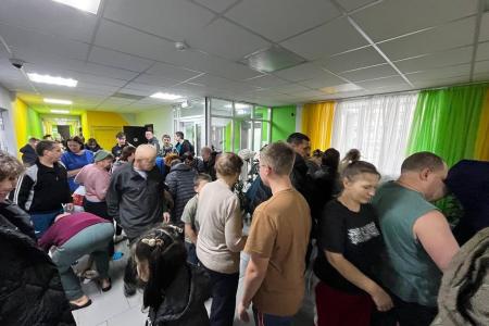 Белгородская область. Коммунисты и комсомольцы оказывают гуманитарную помощь беженцам
