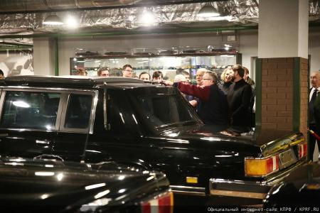 Г.А. Зюганов: "За нашу Победу!". Лидер КПРФ наградил пчеловодов – участников СВО