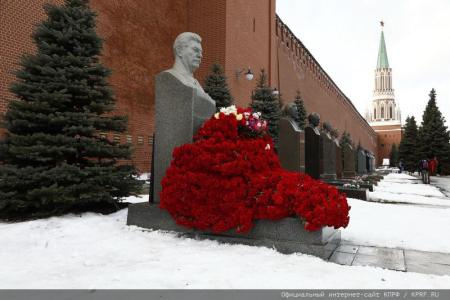 «Великому Сталину – троекратное «Ура!»
