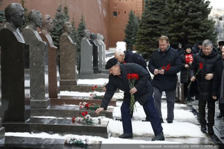 «Великому Сталину – троекратное «Ура!»