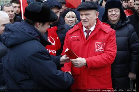 Сто тридцать второй новогодний гуманитарный конвой от КПРФ для фронта и Победы