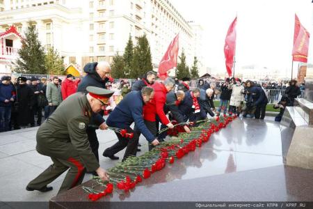 Г.А. Зюганов: Необходимо одолеть фашизм, капитализм и глобализм!