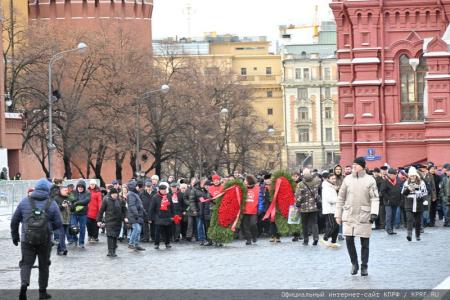 «Великому Сталину – троекратное «Ура!»