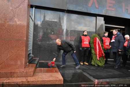 «Великому Сталину – троекратное «Ура!»