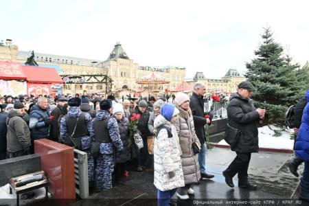 «Великому Сталину – троекратное «Ура!»