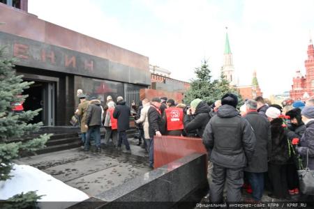 «Великому Сталину – троекратное «Ура!»