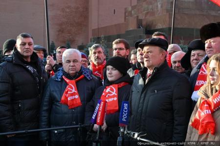 «Великому Сталину – троекратное «Ура!»