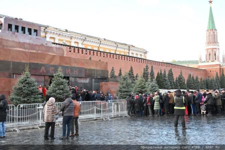 «Великому Сталину – троекратное «Ура!»