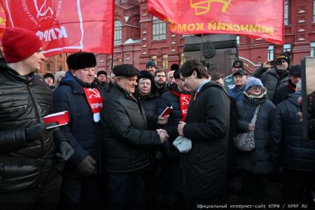 «Великому Сталину – троекратное «Ура!»