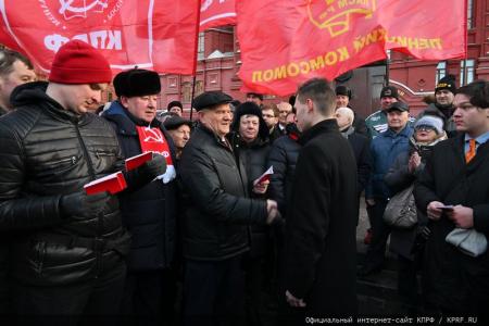«Великому Сталину – троекратное «Ура!»