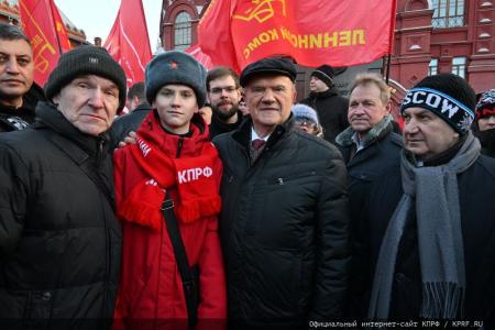 «Великому Сталину – троекратное «Ура!»