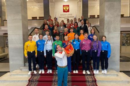 Н.А. Останина и М.В. Дробот приняли участие в открытии в Госдуме фотовыставки, посвященной празднованию 100-летия Международного детского центра «Артек»