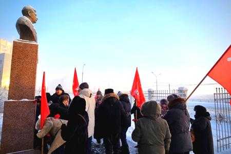Коммунисты Якутии объявили Сталинский призыв в ряды КПРФ, посвященный 80-летию Великой Победы