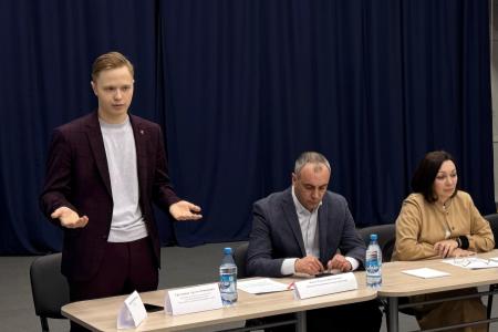 Красноярский край. Комсомольцы принимают активное участие в работе местного молодежного парламента
