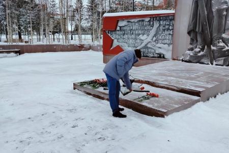 Ямальские коммунисты почтили память защитников Москвы от немецко-фашистских захватчиков