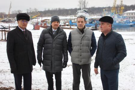 Александр Ющенко вместе с коммунистами Башкирского Республиканского отделения КПРФ посетил Судоремонтно-судостроительный завод в Уфе