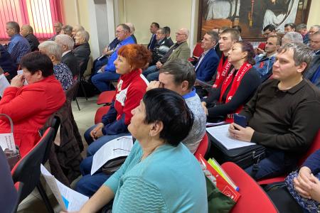 На Пленуме Алтайского крайкома КПРФ коммунисты объявили сбор подписей за отставку главы регионального Минздрава