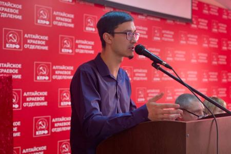 На Пленуме Алтайского крайкома КПРФ коммунисты объявили сбор подписей за отставку главы регионального Минздрава