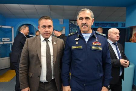 Пять полков 104-й десантно-штурмовой дивизии в Ульяновске получили боевые знамена