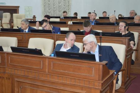 Алтайский край. Депутаты КПРФ приняли активное участие в 36-й сессии краевого парламента