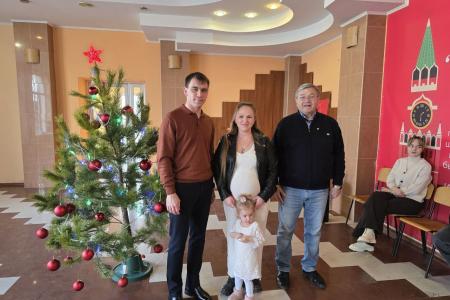 Херсонские коммунисты организовали детский новогодний утренник