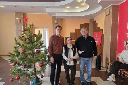Херсонские коммунисты организовали детский новогодний утренник