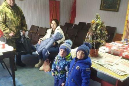 Коммунисты Белгородчины спешат к ребятам, чтобы поздравить с Новым годом