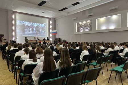 Самарская область. При участии комсомольцев был проведен урок мужества в школе