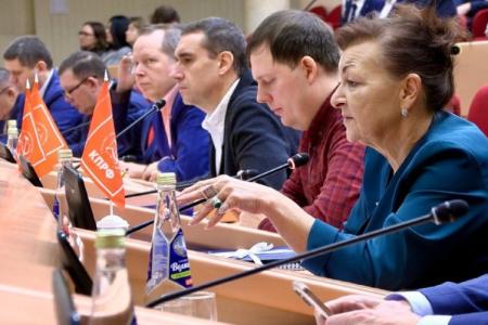 Ольга Алимова приняла участие в заседании Саратовской областной Думы