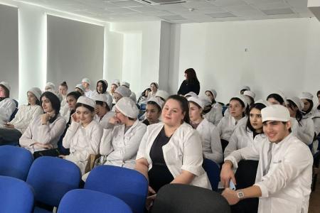 Ставропольский край. Знамя Победы в медколледже «Авиценна»