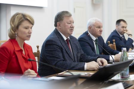 В.И.Кашин провел парламентские слушания на тему: «Развитие кадрового потенциала агропромышленного комплекса: законодательные основы, роль государства и бизнеса»