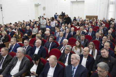 В.И.Кашин провел парламентские слушания на тему: «Развитие кадрового потенциала агропромышленного комплекса: законодательные основы, роль государства и бизнеса»