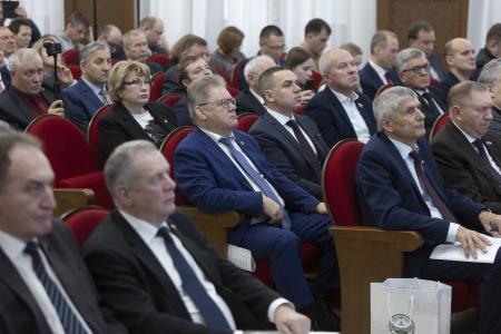 В.И.Кашин провел парламентские слушания на тему: «Развитие кадрового потенциала агропромышленного комплекса: законодательные основы, роль государства и бизнеса»