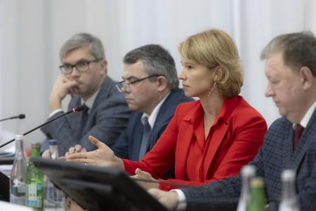 В.И.Кашин провел парламентские слушания на тему: «Развитие кадрового потенциала агропромышленного комплекса: законодательные основы, роль государства и бизнеса»