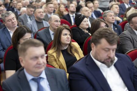 В.И.Кашин провел парламентские слушания на тему: «Развитие кадрового потенциала агропромышленного комплекса: законодательные основы, роль государства и бизнеса»