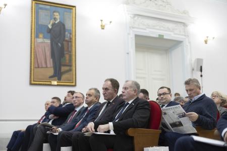 В.И.Кашин провел парламентские слушания на тему: «Развитие кадрового потенциала агропромышленного комплекса: законодательные основы, роль государства и бизнеса»