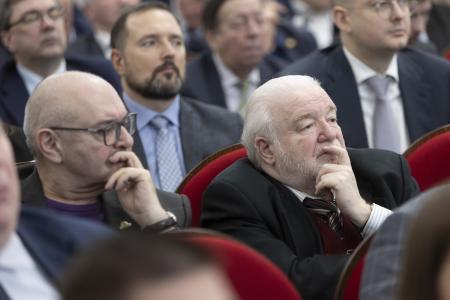 В.И.Кашин провел парламентские слушания на тему: «Развитие кадрового потенциала агропромышленного комплекса: законодательные основы, роль государства и бизнеса»