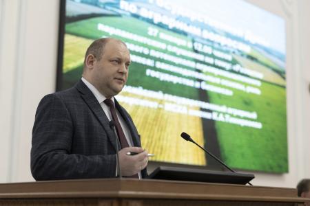 В.И.Кашин провел парламентские слушания на тему: «Развитие кадрового потенциала агропромышленного комплекса: законодательные основы, роль государства и бизнеса»