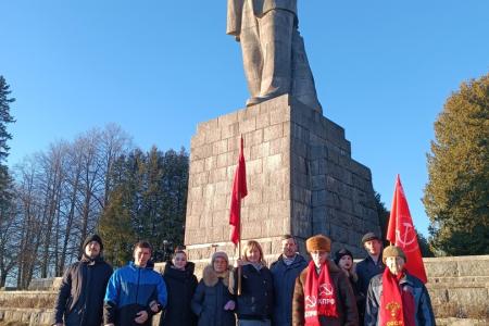 Подмосковные коммунисты: Наступил новый год нашей плодотворной работы!
