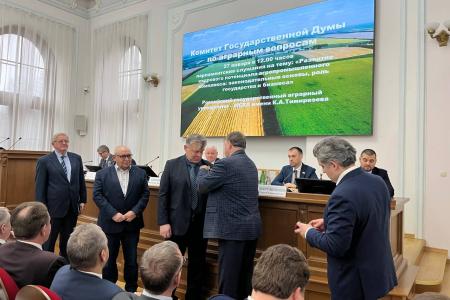 Руководитель фракции КПРФ в Мособлдуме Александр Наумов: Кадры решают все в аграрном комплексе страны