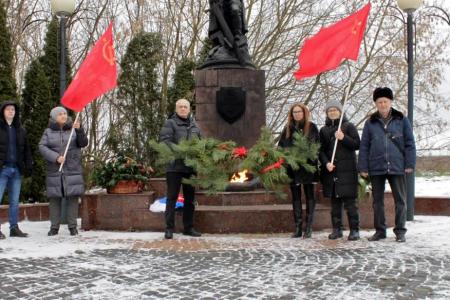 Подмосковные коммунисты: Наступил новый год нашей плодотворной работы!