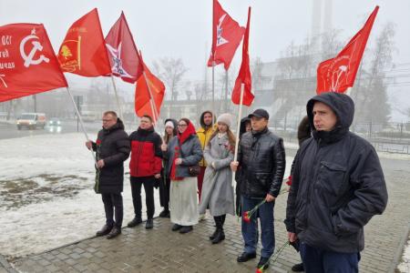 Коммунисты Пензы почтили Героев блокадного Ленинграда