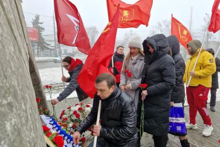 Коммунисты Пензы почтили Героев блокадного Ленинграда
