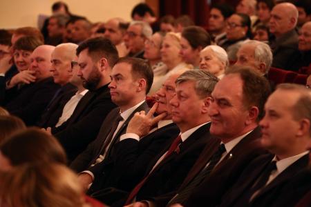 За Победу над нацизмом! По инициативе КПРФ в Москве состоялся вечер-концерт «Никем непобедимая»