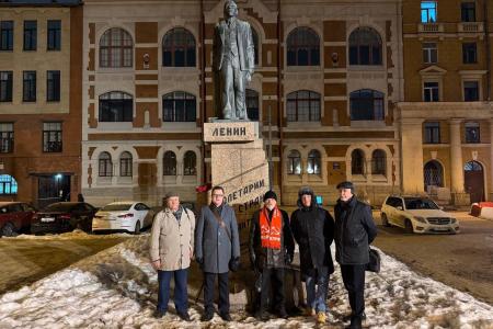 Санкт-Петербург. Помнить и применять на практике ленинские идеи!
