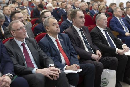 В.И.Кашин провел парламентские слушания на тему: «Развитие кадрового потенциала агропромышленного комплекса: законодательные основы, роль государства и бизнеса»