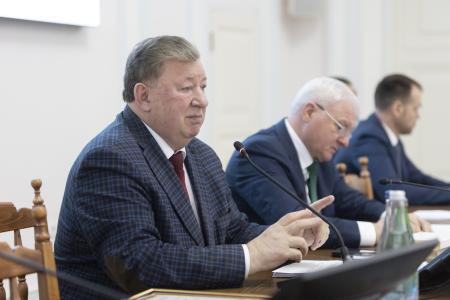 В.И.Кашин провел парламентские слушания на тему: «Развитие кадрового потенциала агропромышленного комплекса: законодательные основы, роль государства и бизнеса»