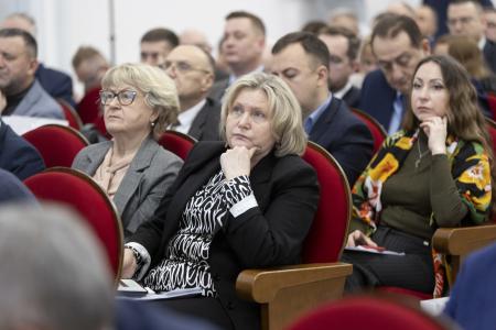 В.И.Кашин провел парламентские слушания на тему: «Развитие кадрового потенциала агропромышленного комплекса: законодательные основы, роль государства и бизнеса»